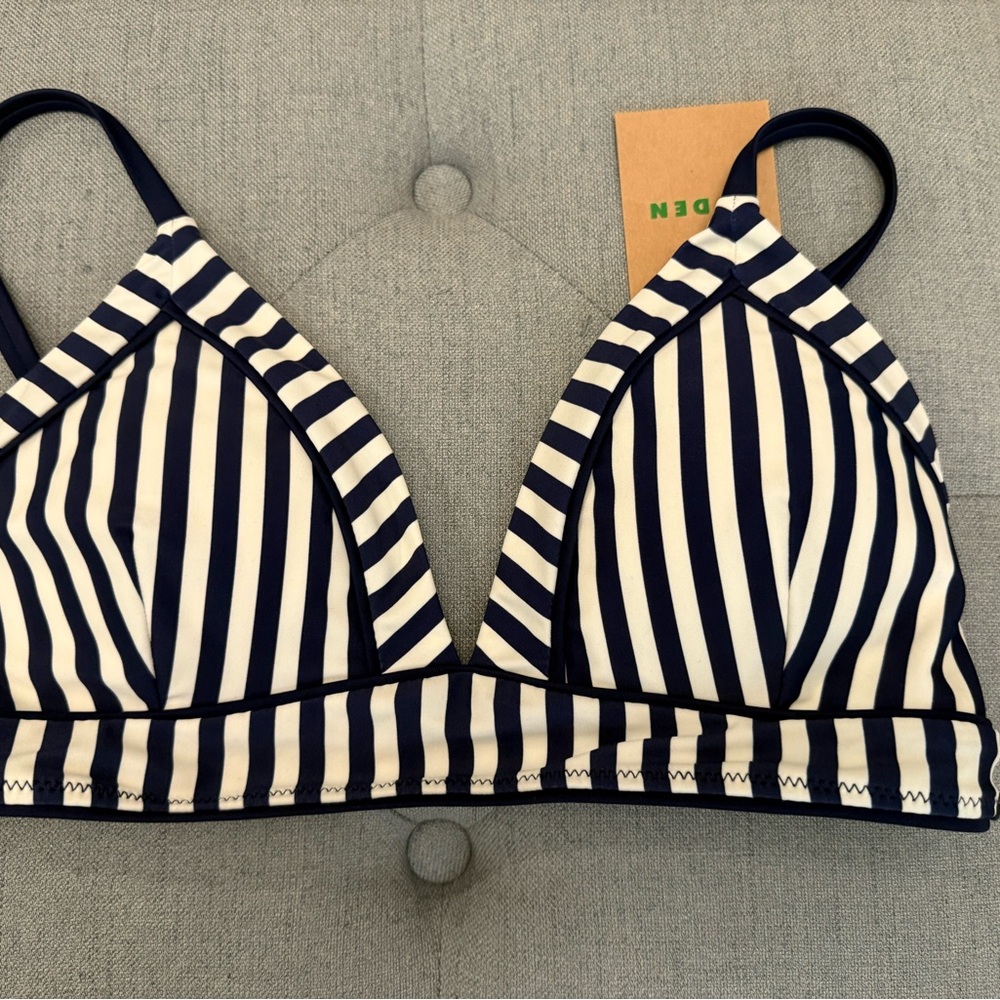 Boden size 6 Striped Triangle Bikini Top - navy blue and white V cut - NWT